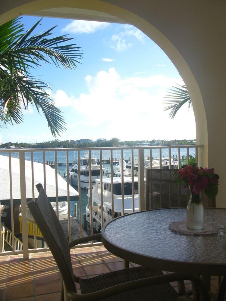 Paradise Harbour Club & Marina Nassau Exterior photo